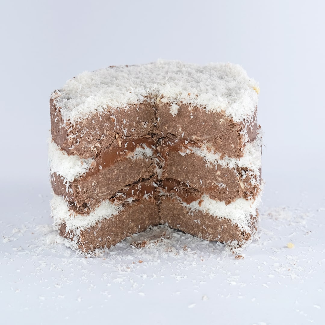 Bese kaneel- en bitteramandelcake